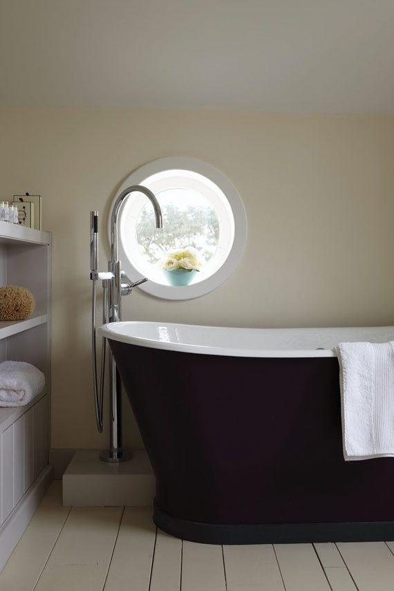 White Tie – Campione